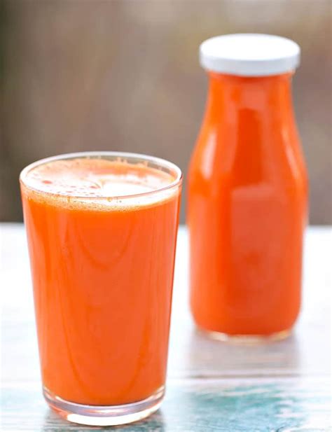 Carrot Juice Recipe (With Video) - Yummieliciouz