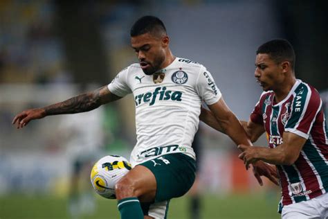 Palmeiras gastou 99 milhões de reais jogadores que estão lesionados