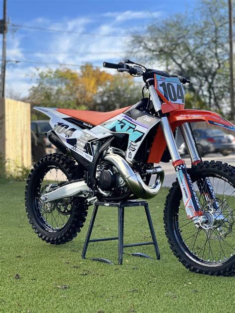 Finally got some graphics on the 2023 : r/Dirtbikes