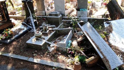 Degrado Al Cimitero Torbella Nuova Interrogazione Del Movimento 5