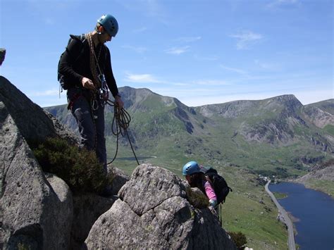 Rock Climbing Snowdonia Learn To Lead 3 Days Seren Ventures