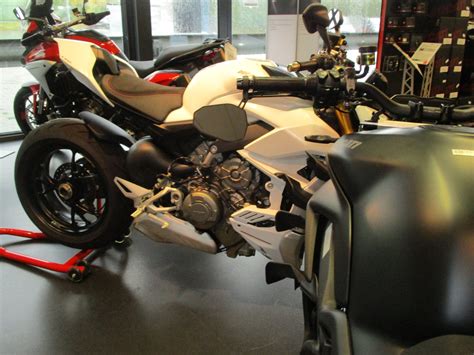 Umgebautes Motorrad Ducati Streetfighter V S Von Team Wahlers Gmbh