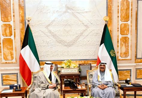 Amir holds talks to form new govt | kuwaittimes