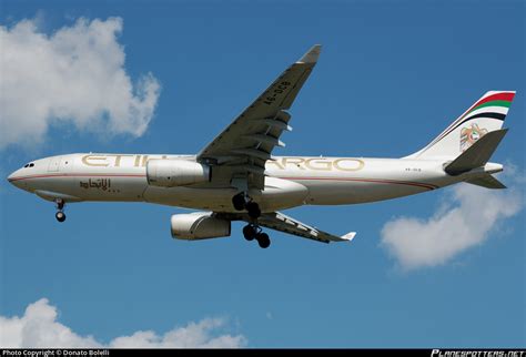 A Dcb Etihad Airways Airbus A F Photo By Donato Bolelli Id