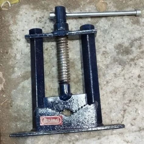 Cast Iron Pipe Vice 3 Inch At ₹ 600piece In New Delhi Id 2851314550088