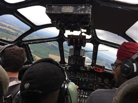 Lonely Drifter : B-24 cockpit, flying over Oregon’s Willamette Valley in 2018