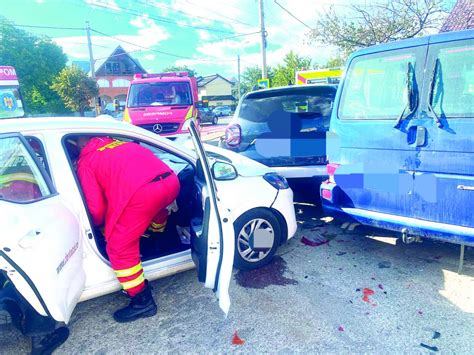 Accident cu trei maşini anunţat de computerul de bord RealitateaMedia ro