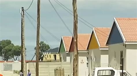 WATCH | Eastern Cape families receive homes - eNCA