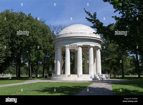 The District of Columbia War Memorial (DC War Memorial) in Constitution ...