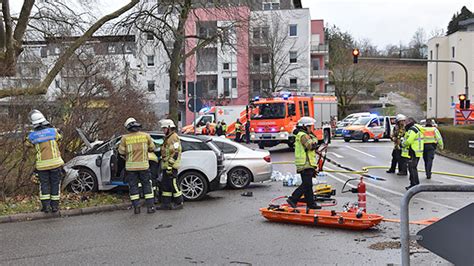 Details zu Unfall und Feuerwehreinsatz in der Rheinstraße Drei