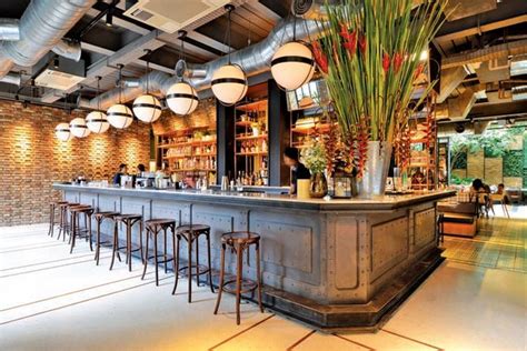 tips hadirkan gaya industrial  cafe intip interior hurricanes grill