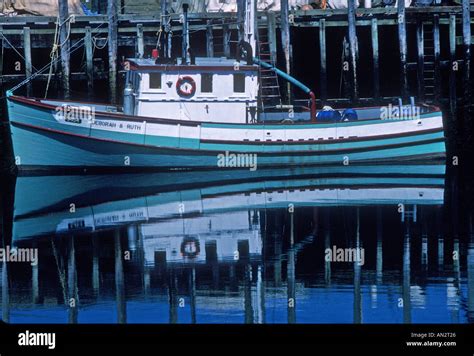 Maine lobster boat Stock Photo - Alamy