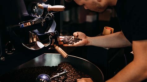 Torrefazione del caffè il processo di tostatura dei chicchi