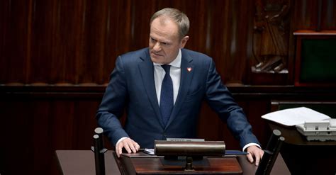 Donald Tusk Ann L Szuver Nebbek Vagyunk Min L Er Sebb Az Eur Pai