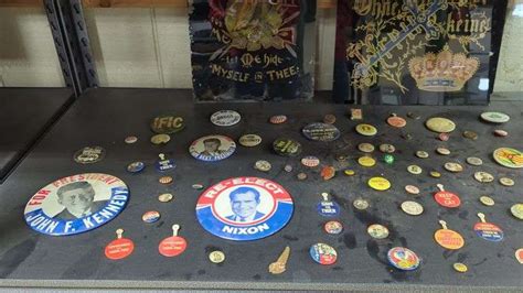 Lot Of Vintage Political Campaign Buttons Dixon S Auction At Crumpton