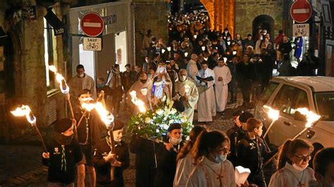 Vannes À Vannes plusieurs centaines de fidèles à la procession aux