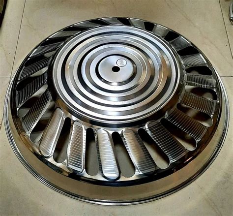 Silver Stainless Steel Round Bus Wheel Cover, Size: 22.5inch at best ...