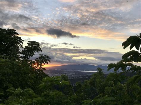 Honolulu at sunset | Smithsonian Photo Contest | Smithsonian Magazine