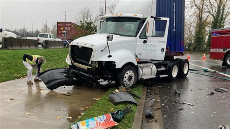 Crash In North Portland Involving Semi Truck Portland Fire And Rescue