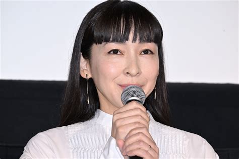 （写真）藤竜也、82歳を目前にした舞台挨拶は「贅沢の極み」 娘役の麻生久美子らが祝福 映画 ニュース ｜クランクイン！