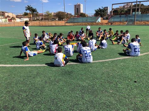 Projeto Social Oferece Futebol Para Crian As E Jovens Da Rede P Blica