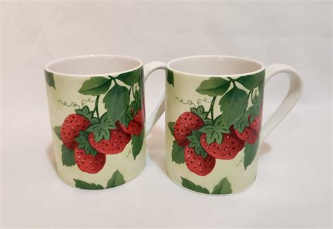 Corelle Strawberry Mugs Stoneware Set of 2 Vintage Tea Coffee Creamers ...