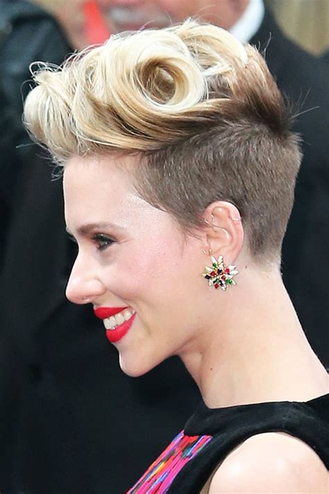 Scarlett Johansson's Hairstyles & Hair Colors | Steal Her Style