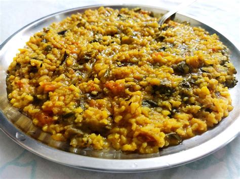 How To Make Dal Palak Khichdi Recipe