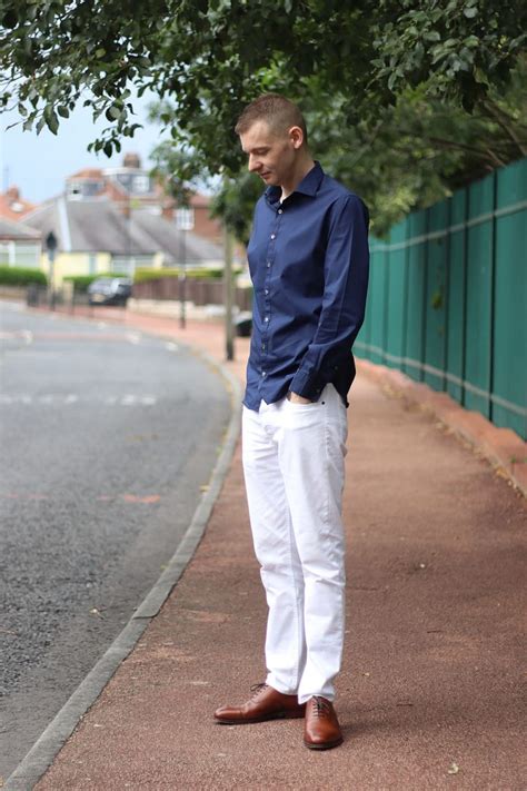 What To Wear With White Jeans Men S White Jeans Outfits Style Guide