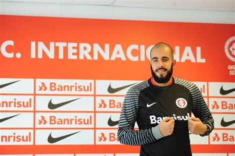 Inter anuncia renovação do contrato de Danilo Fernandes até 2021