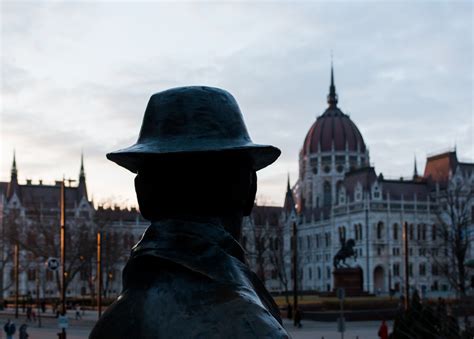 Hungary removes Imre Nagy statue - Emerging Europe