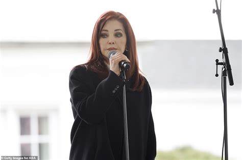 Riley Keough To Pay Grandmother Priscilla Presley A 1 4M Settlement