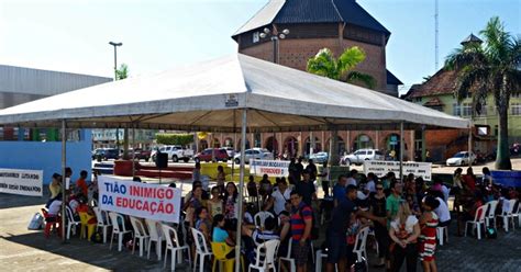 G Servidores Da Educa O Em Greve Acampam Em Pra A No Interior Do Ac