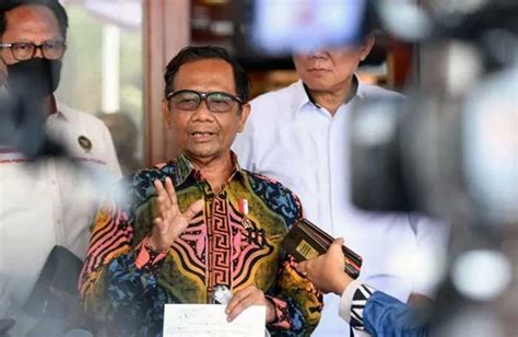 Jokowi Tunjuk Mahfud MD Gantikan Menkominfo Johnny G Plate LINTASTUNGKAL