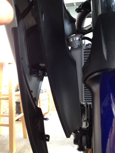 How To Remove The Side Fairings From The Yamaha R3