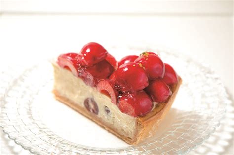 【6月おすすめケーキ】シェフ一押し「アメリカンチェリーのクラフティ」🍒and貴重な夏秋いちご🍓「ペチカエバー」 松本市のケーキ屋 5horn