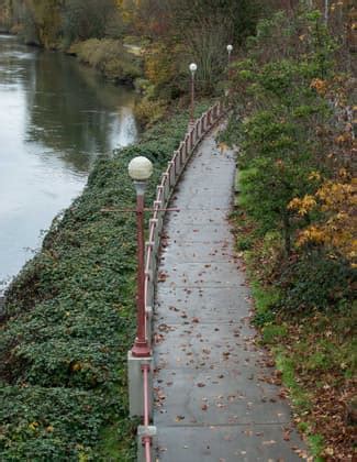 Willamette River Trail