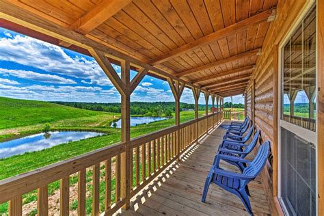 Mammoth Cave Cabin #1 - Porch, Private Lake, & Waterfall