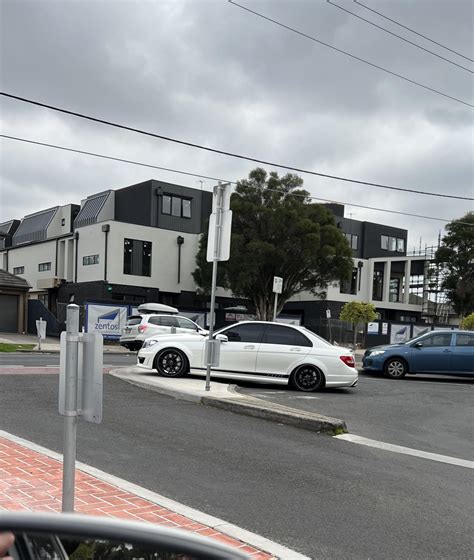 More quality parking on display this long weekend : r/melbourne