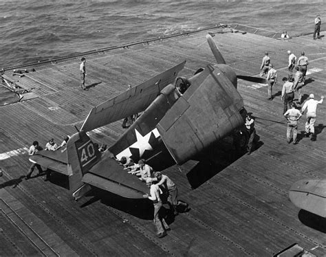 Asisbiz Grumman F6f 5 Hellcat Vf 8 White 40 Aboard Cv 17 Uss Bunker Hill 01