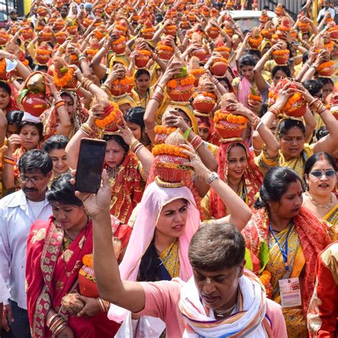 New Delhi India April 03 2022 Women With Kalash On Head During