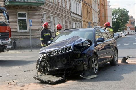 Wypadek Na Ulicy Lotniczej W Legnicy To Kolejny W Tym Miejscu