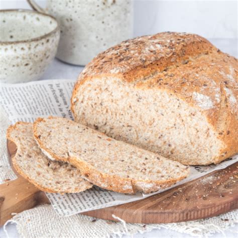 Volkorenbrood Bakken Met Zaden En Pitten Laura S Bakery