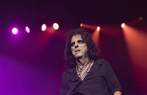 Alice Cooper Returns To The Airwaves With A New Radio Show