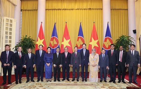 Vietnam’s state president receives ASEAN ambassadors | Tuoi Tre News