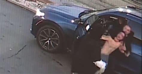 Caught On Camera Good Samaritans Stop Attempted Carjacker Trying To