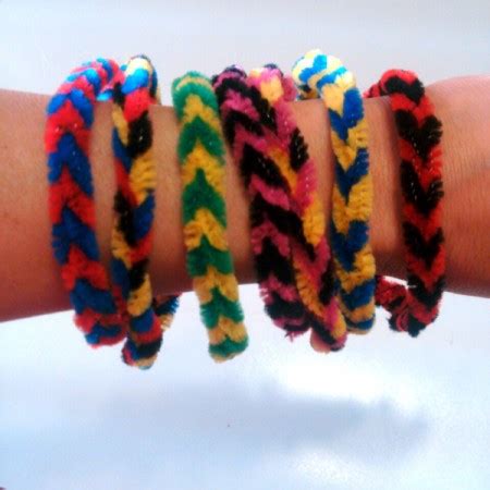 Making Pipe Cleaner Bracelets | ThriftyFun