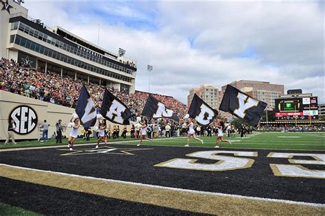 Stadium Series: Vanderbilt Stadium﻿ - Orange & Blue Victorious