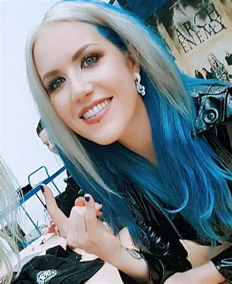 Alyssa White Gluz Simonswhitegluzz Su Instagram Alissawhitegluz