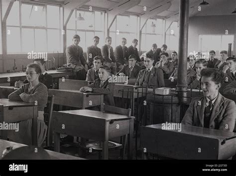 1950s classroom hi-res stock photography and images - Alamy